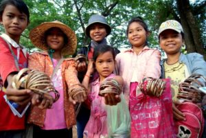 siem-reap-cambodia-street-kids